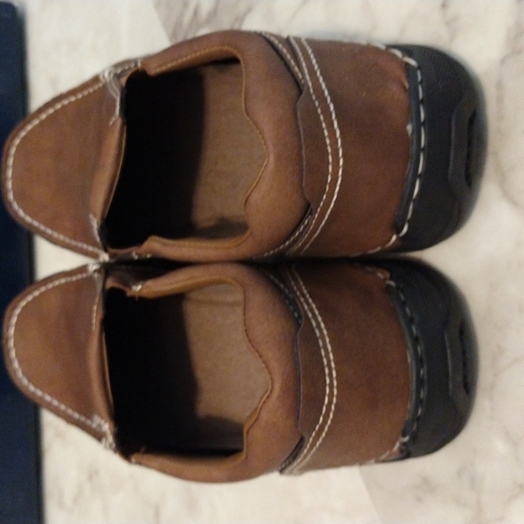 IZOD memory foam loafers. - Picture 3 of 8